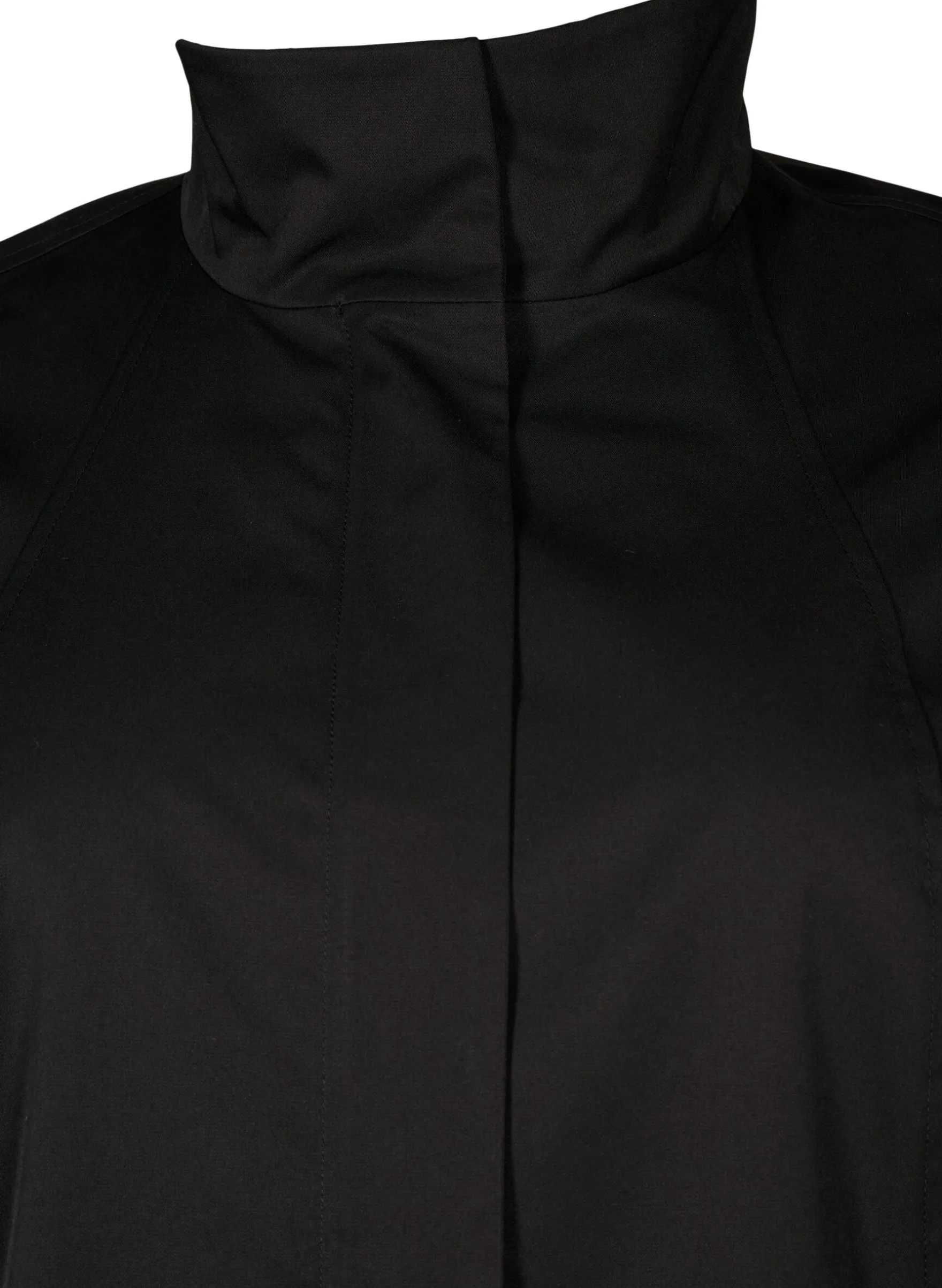 Jacke mit Taschen und hohem Kragen