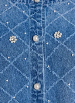 Jeanshemd mit Destroyed-Muster und Perlendetails