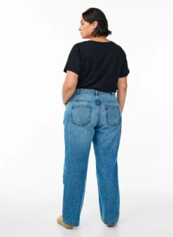 Jeans in gerader Passform mit Bindegürtel