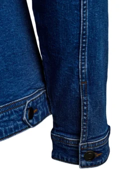 Jeansjacke im klassischen Schnitt
