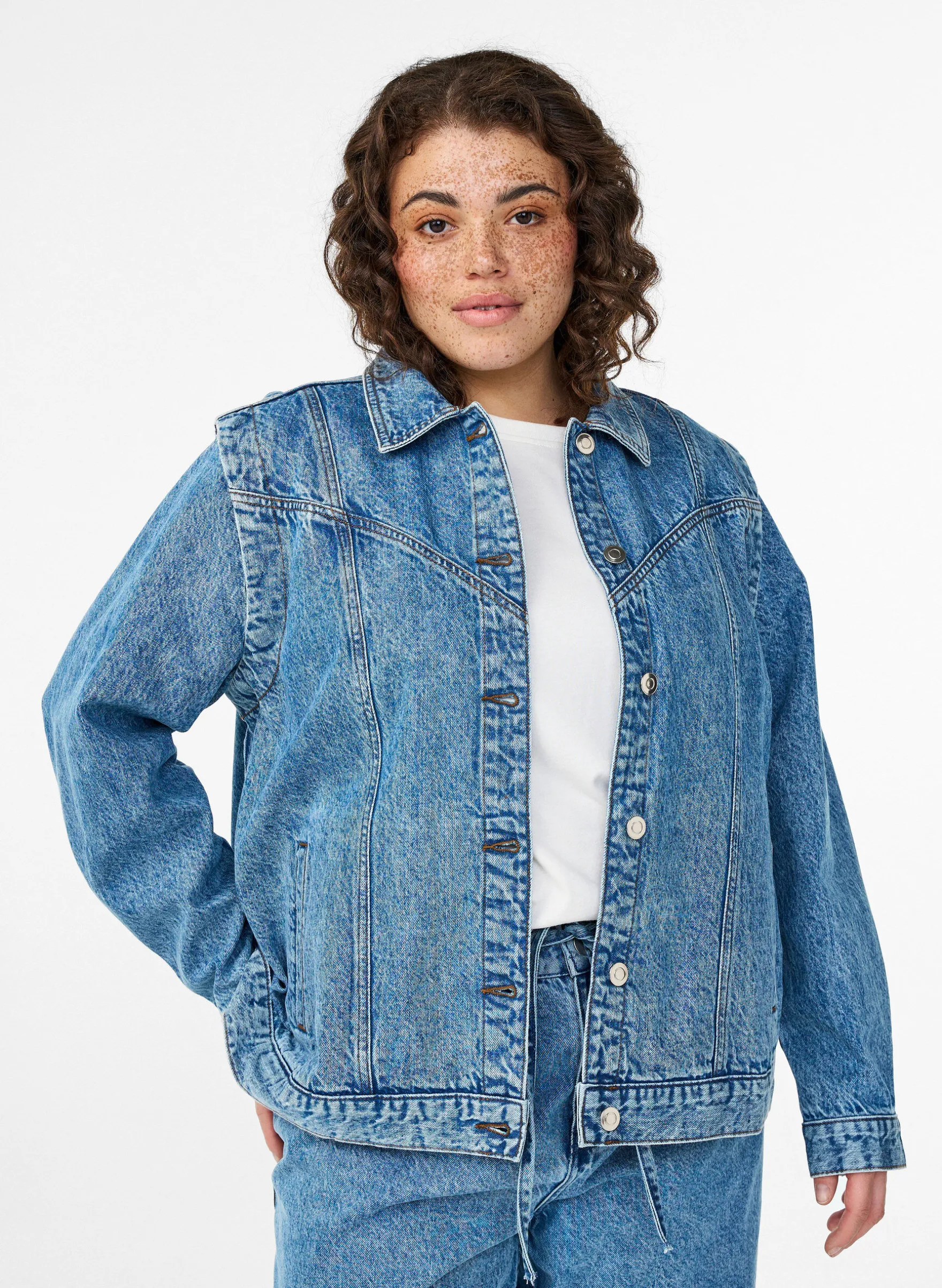 Jeansjacke mit abnehmbaren Ärmeln