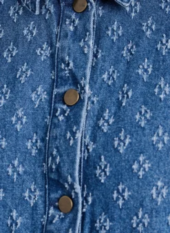 Jeansjacke mit Destroyed-Muster