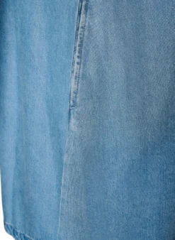 Jeanskleid aus Lyocell mit Knöpfen und kurzen Ärmeln
