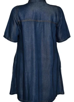 Jeanskleid aus Lyocell mit Knöpfen und kurzen Ärmeln