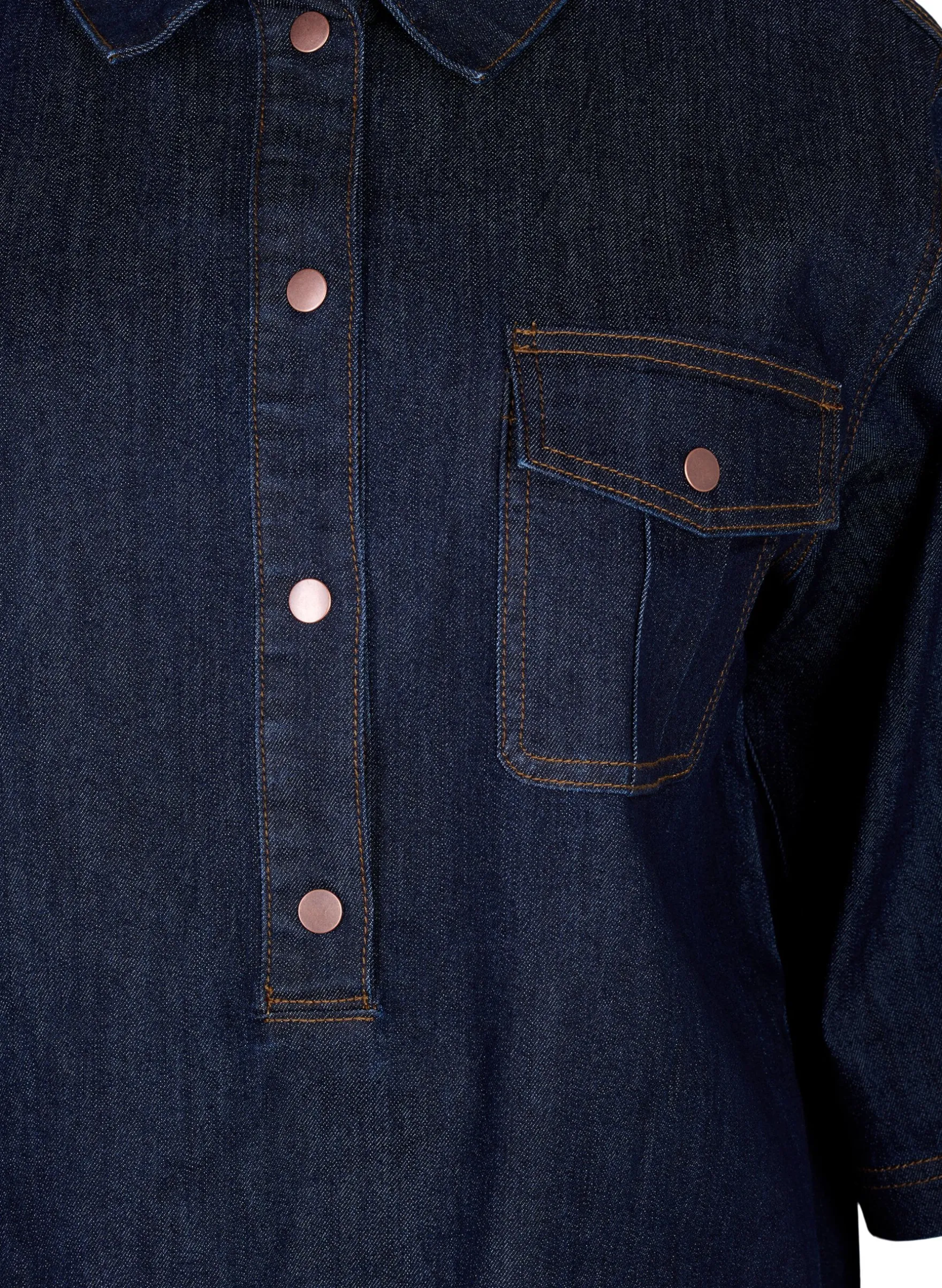 Jeanskleid mit großen Taschen und 3/4-Ärmeln
