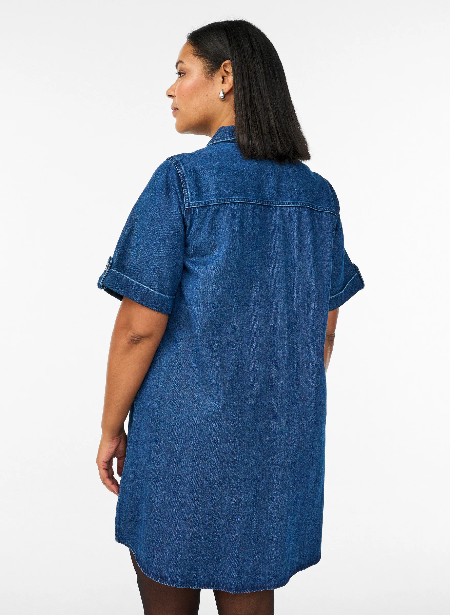 Jeanskleid mit kurzen Ärmeln und Knöpfen