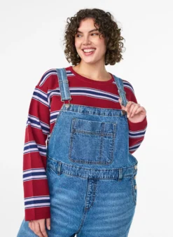 Jeans-Latzhose mit weitem Bein
