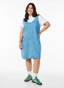 Jeans-Latzkleid mit V-Ausschnitt