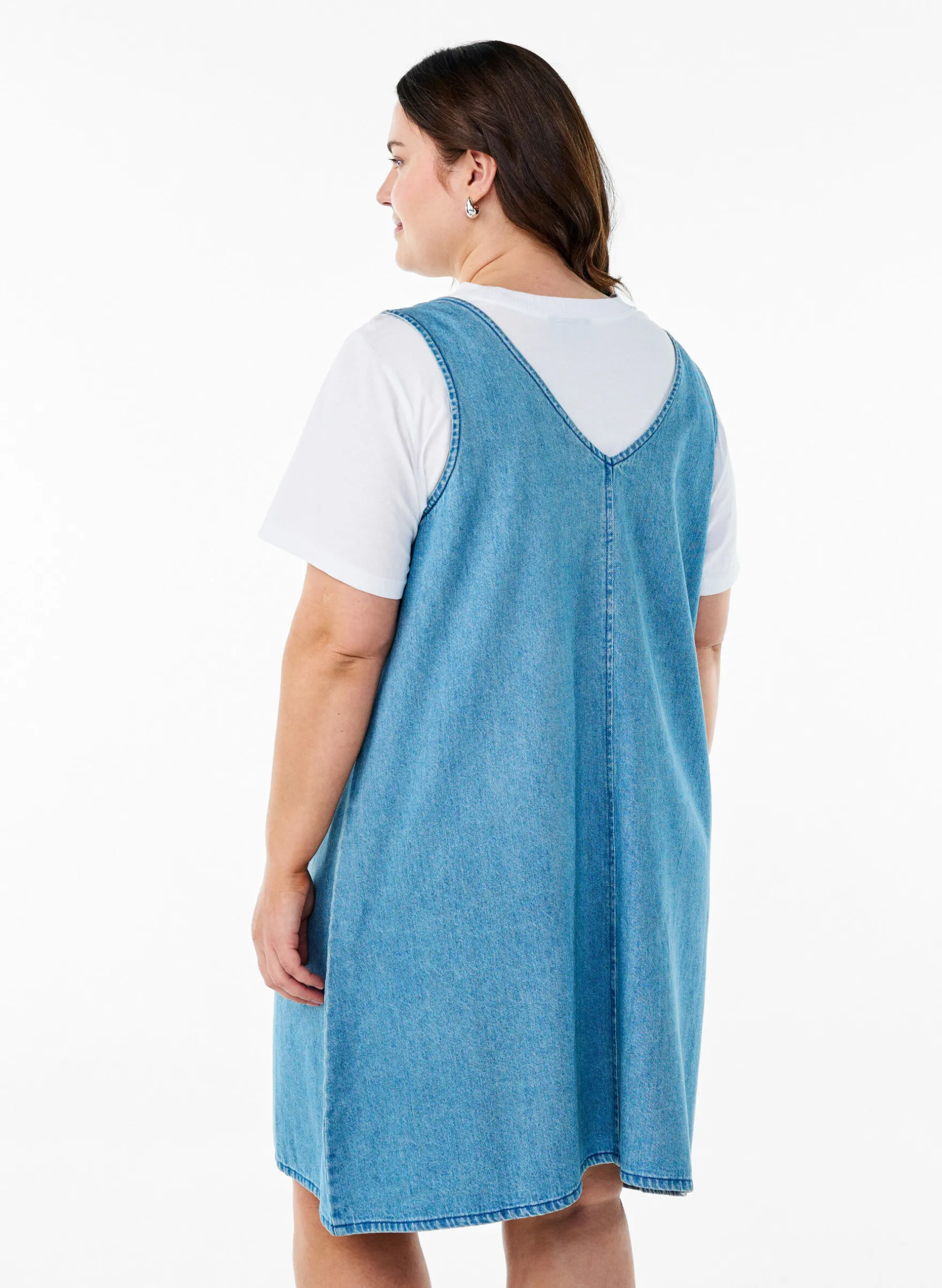 Jeans-Latzkleid mit V-Ausschnitt