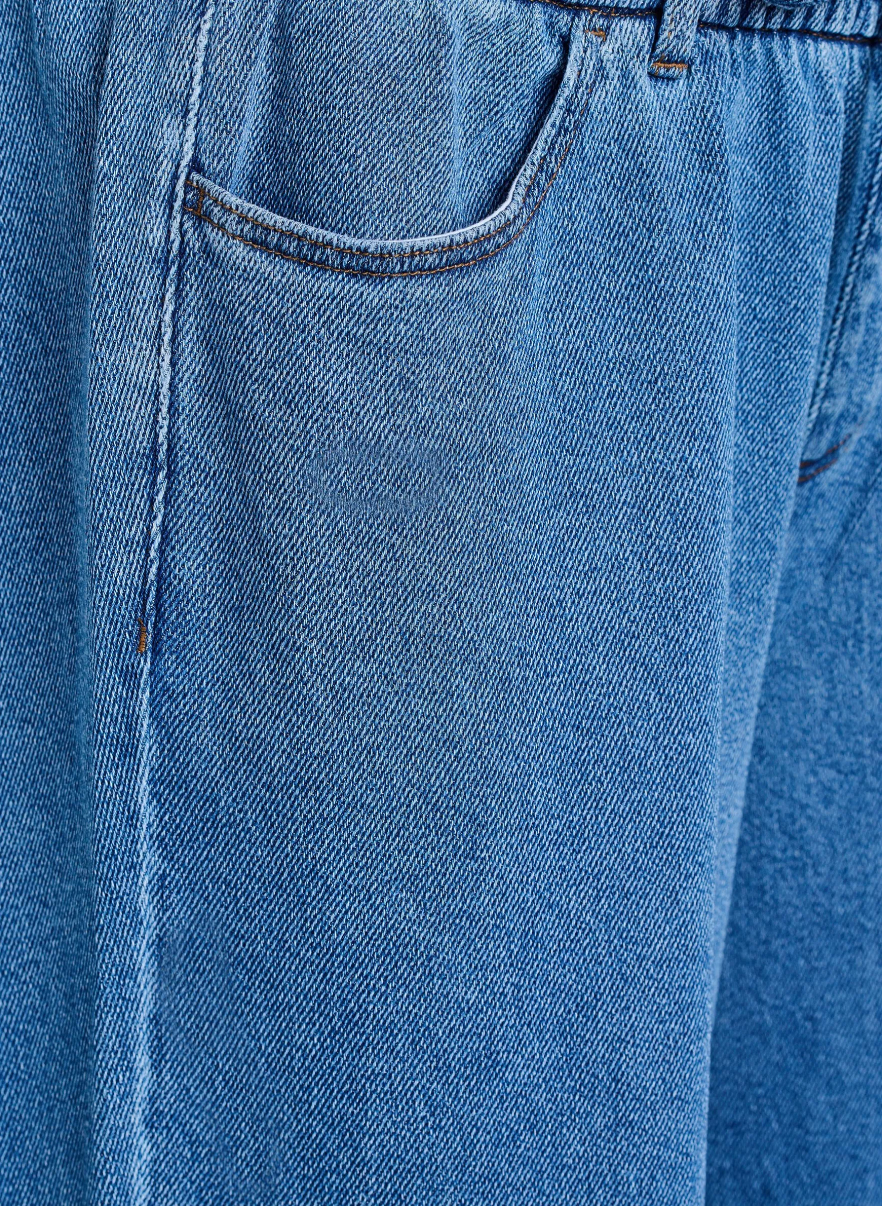 Jeans mit lockerer Passform, elastischem Bund und Tunnelzug