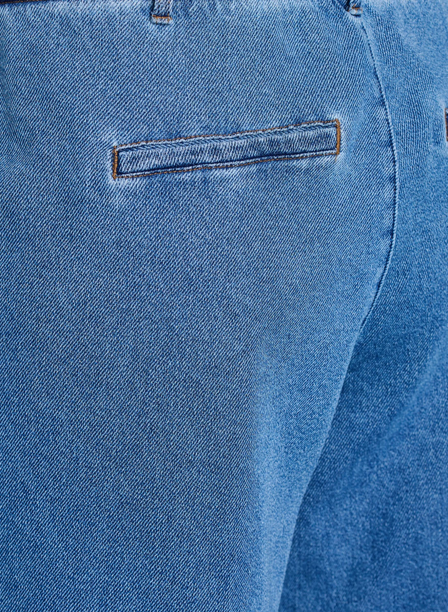 Jeans mit lockerer Passform, elastischem Bund und Tunnelzug