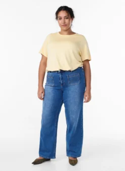 Jeans mit Vordertaschen und geraden Beinen