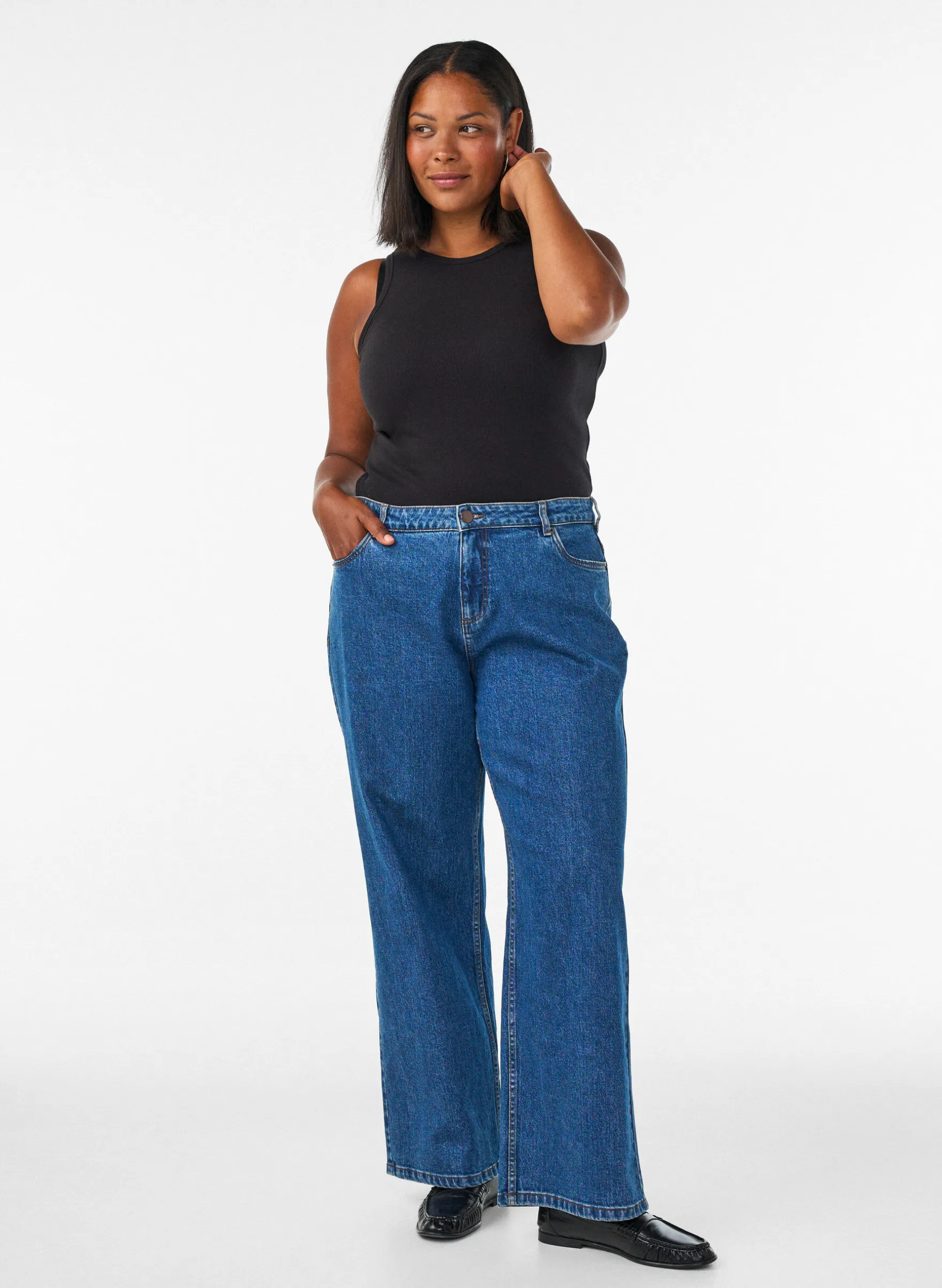 Jeans mit weitem Bein und hohem Bund