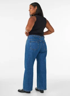 Jeans mit weitem Bein und hohem Bund