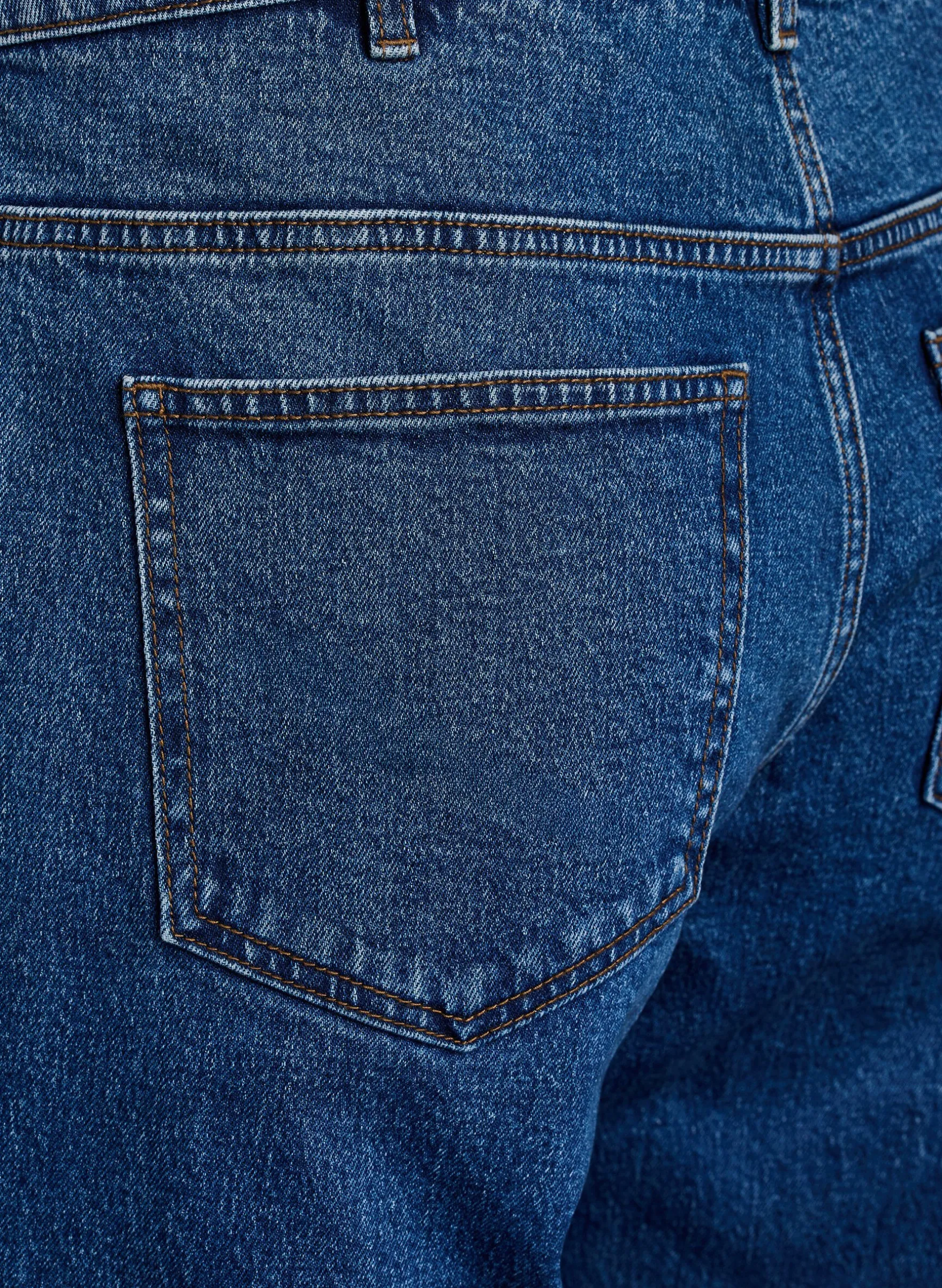 Jeans mit weitem Bein und hohem Bund
