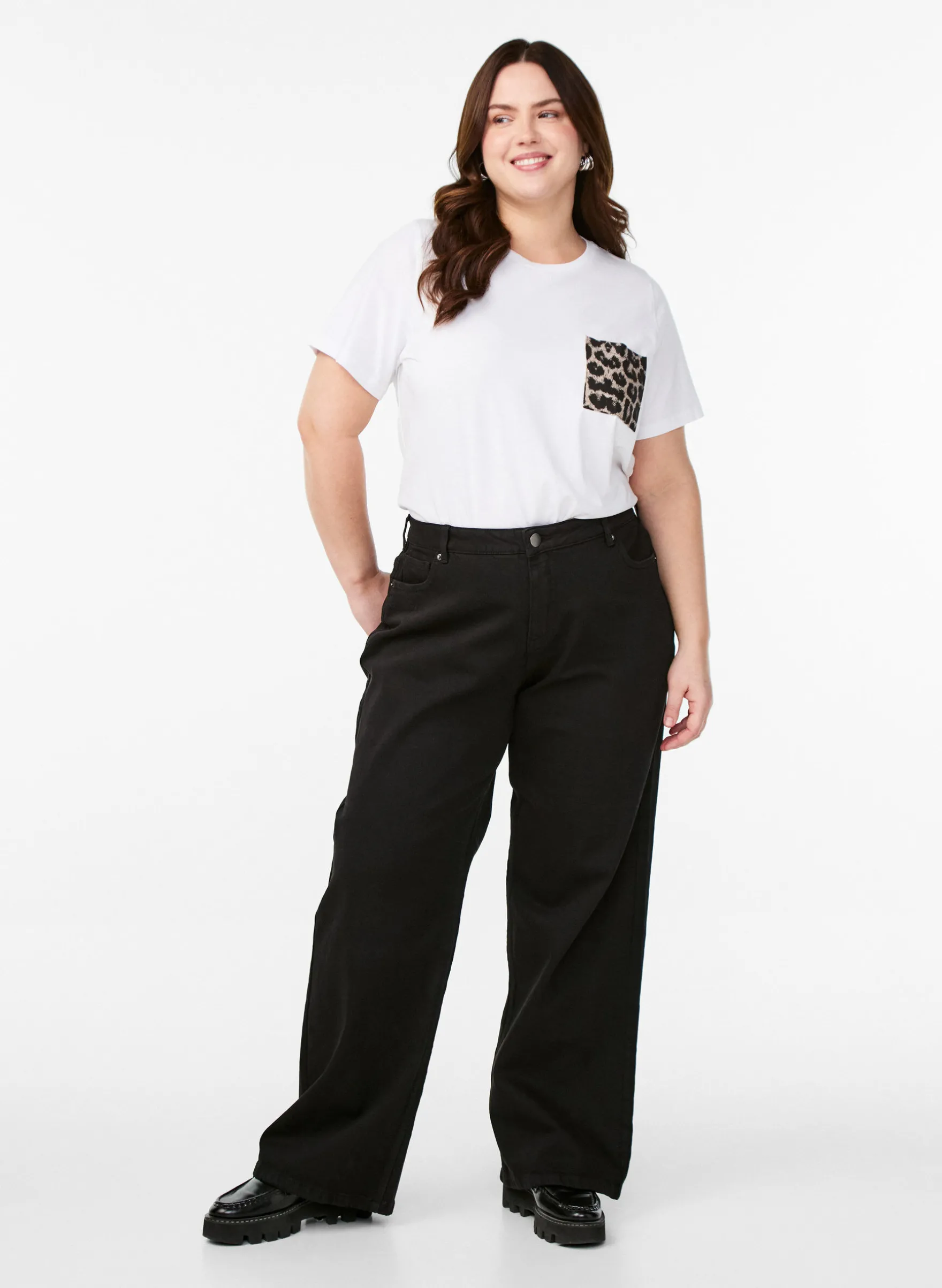 Jeans mit weitem Bein und hohem Bund