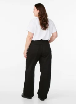Jeans mit weitem Bein und hohem Bund