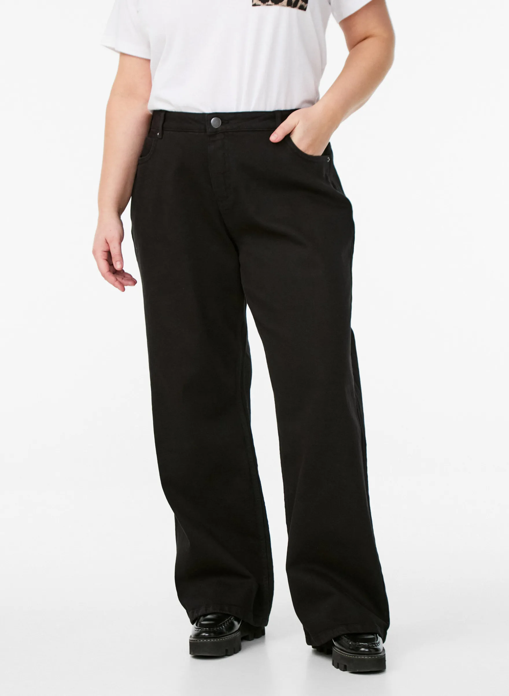 Jeans mit weitem Bein und hohem Bund