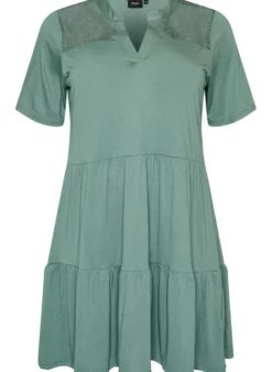 Jerseykleid mit Spitzendetails und mehrlagigem Rock