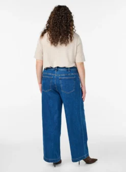 Kiana Jeans mit Straight Fit und hoher Taille