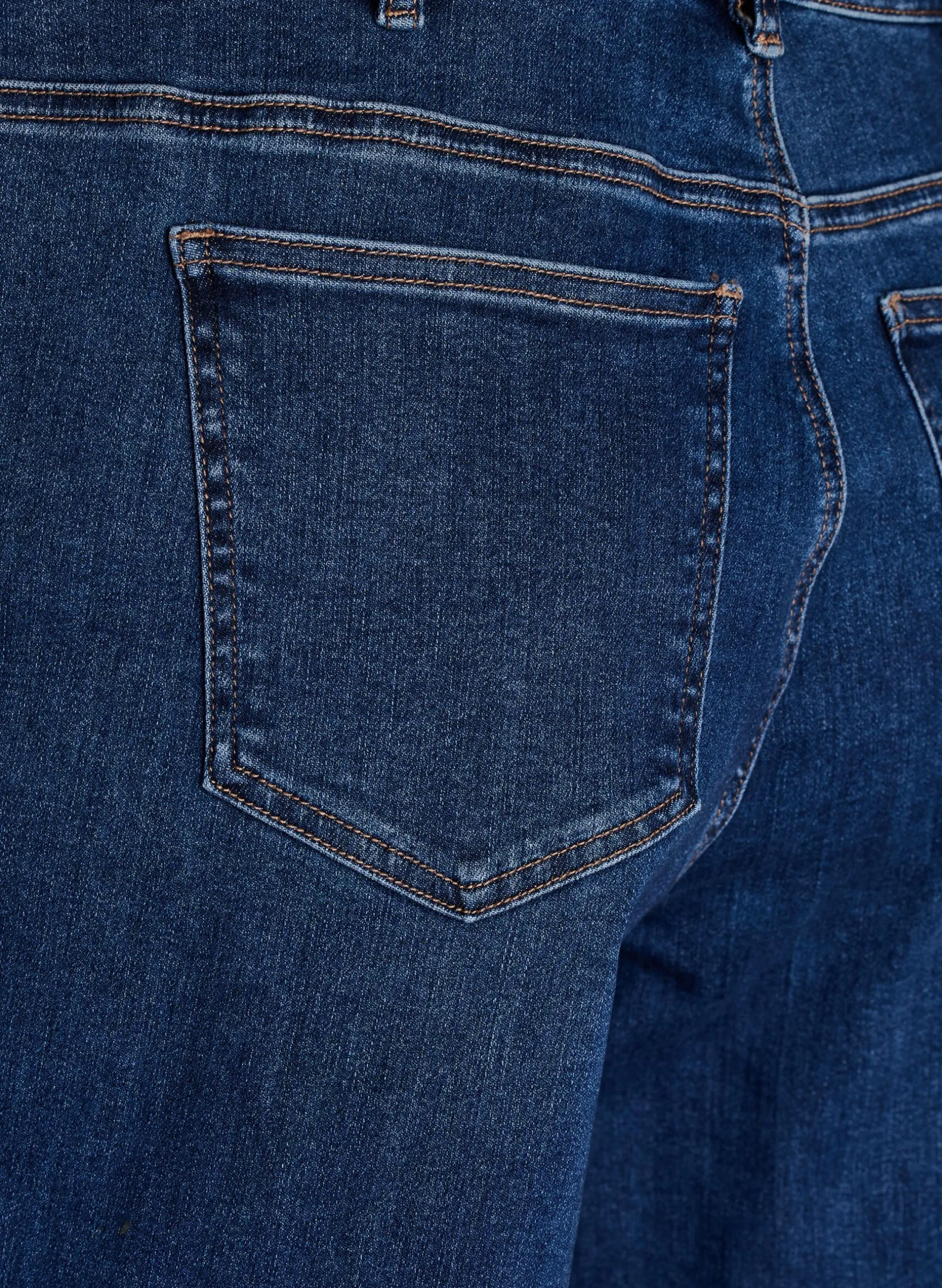 Kiana Jeans mit Straight Fit und hoher Taille