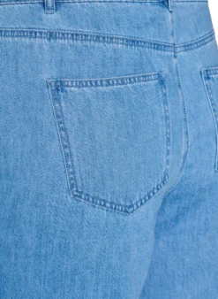 Kiana Jeans mit Straight Fit und markanten Nähten