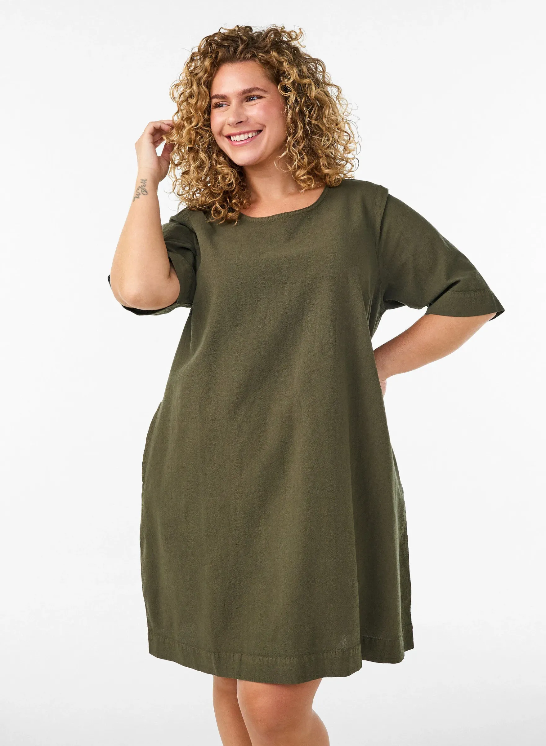 Kleid aus Baumwolle mit kurzen Ärmeln und Taschen