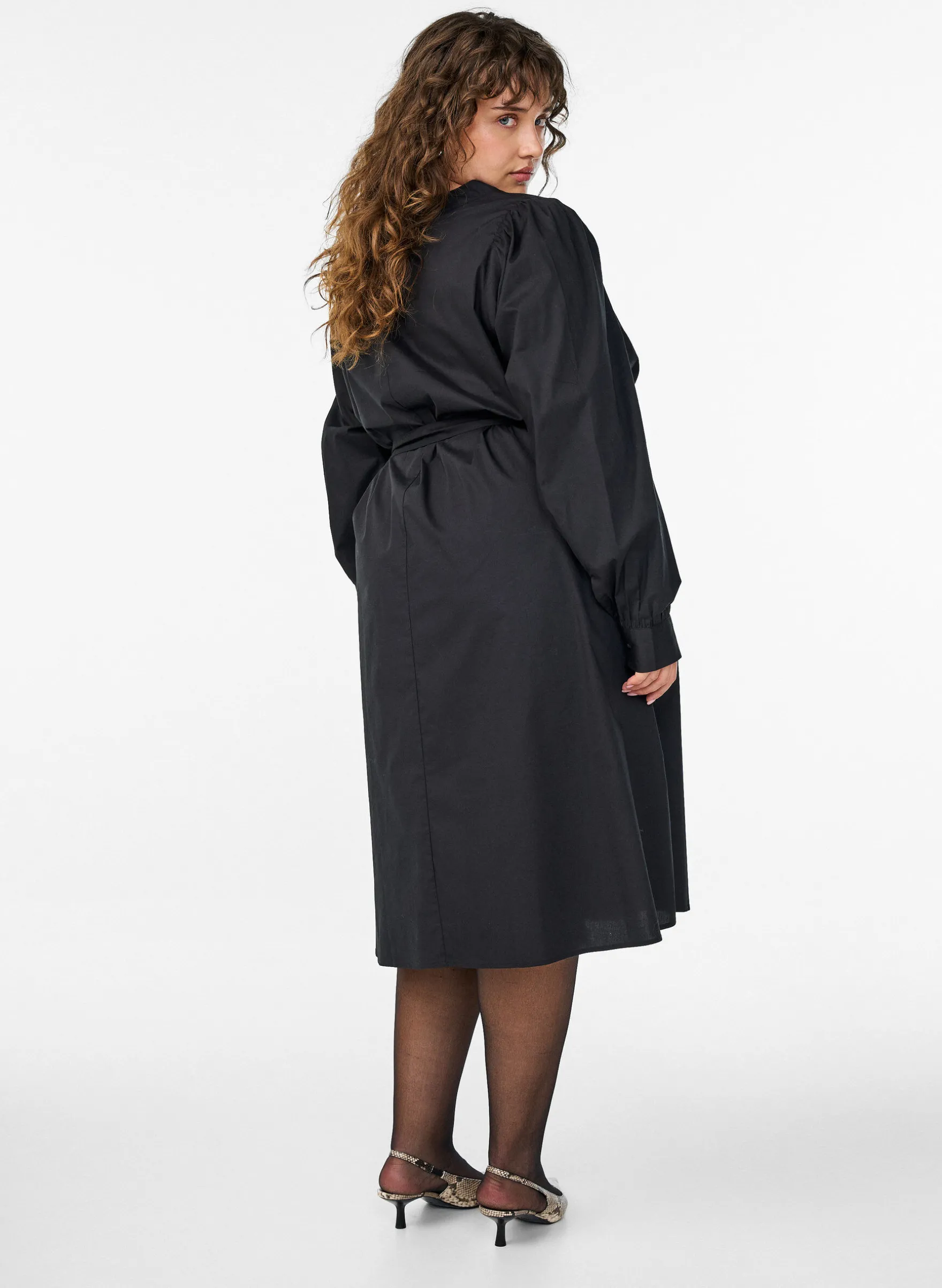 Kleid aus Bio-Baumwolle mit Bindegürtel