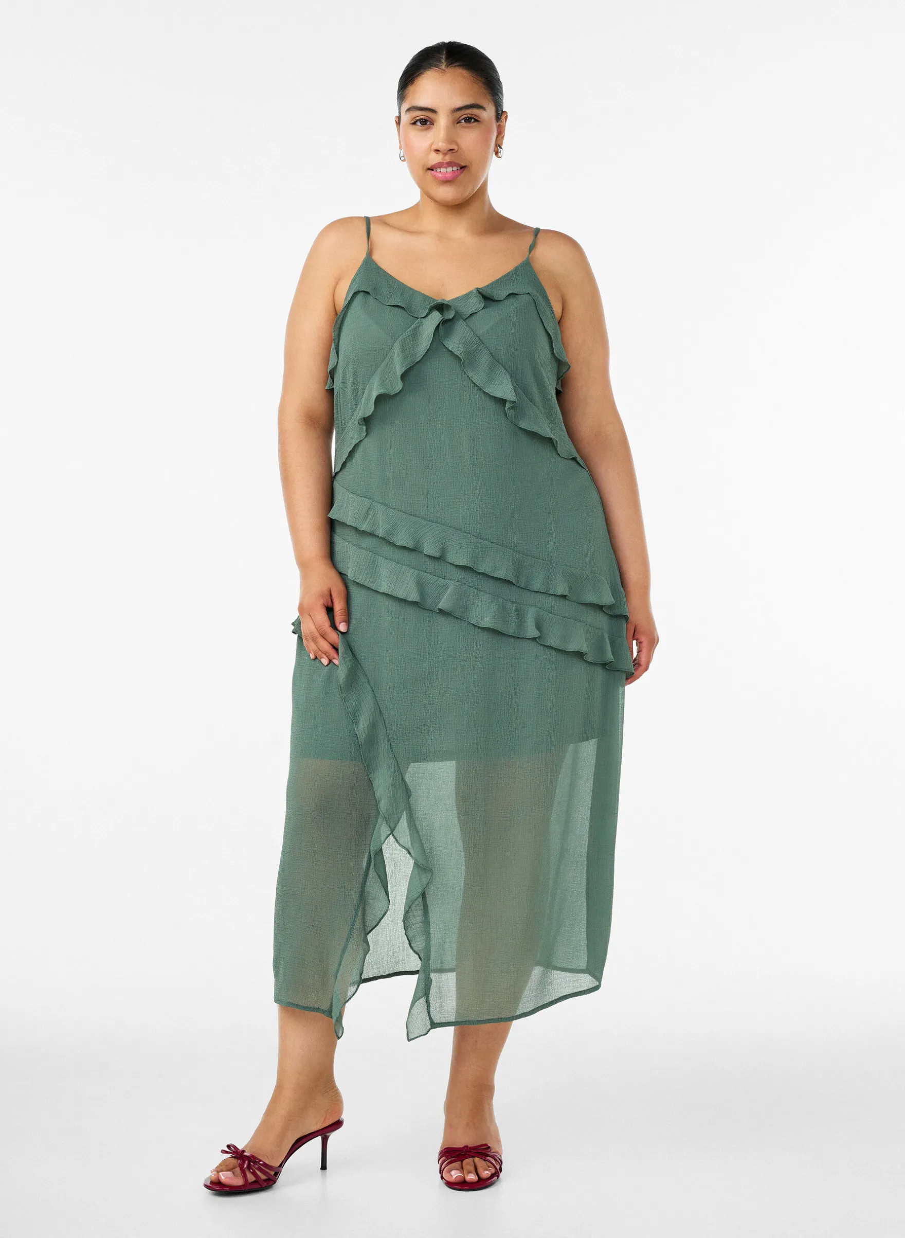 Kleid aus Chiffon mit asymmetrischen Rüschen
