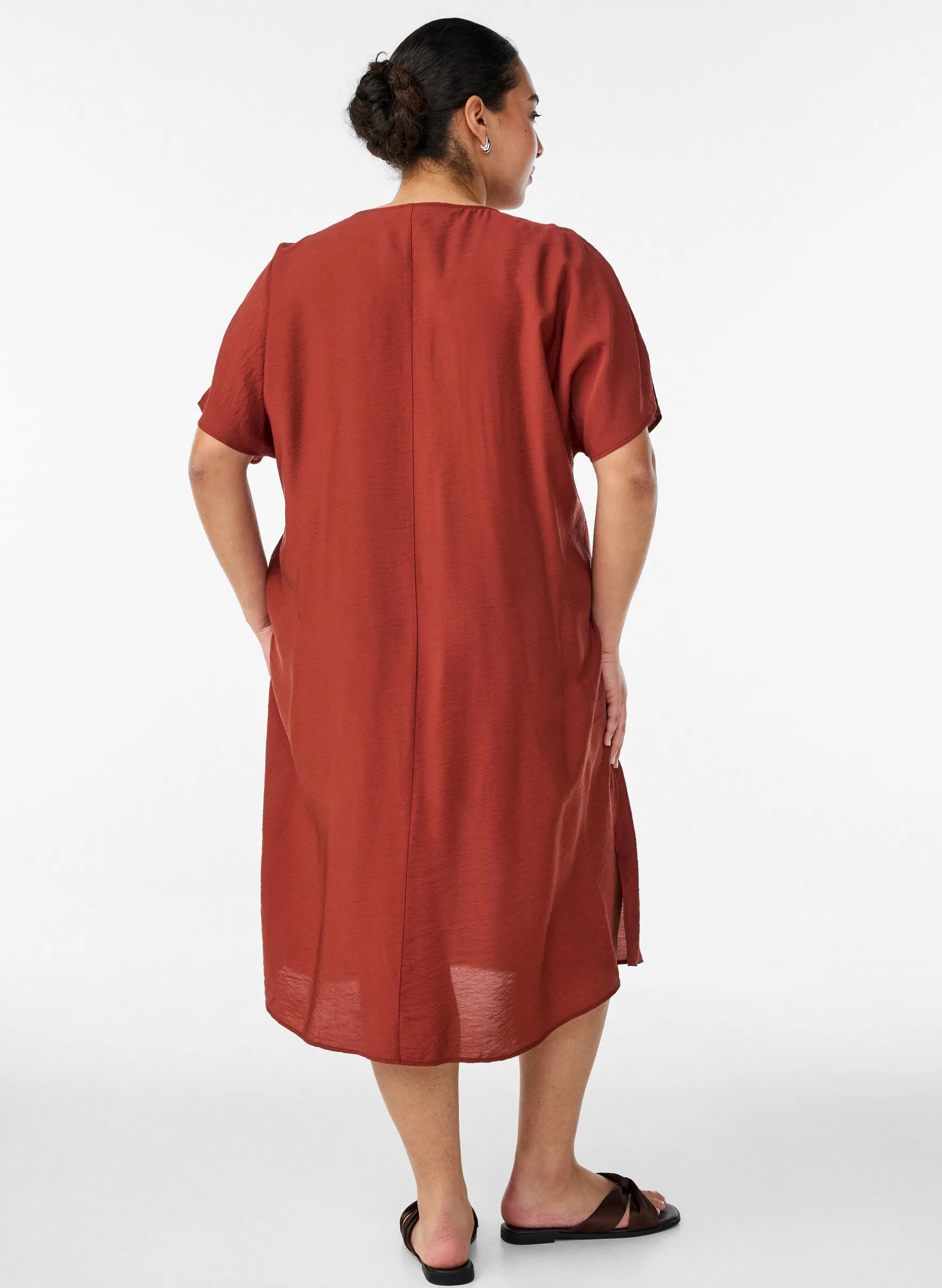 Kleid aus Viskose mit V-Ausschnitt