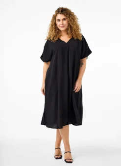 Kleid aus Viskose mit V-Ausschnitt