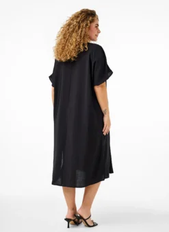 Kleid aus Viskose mit V-Ausschnitt