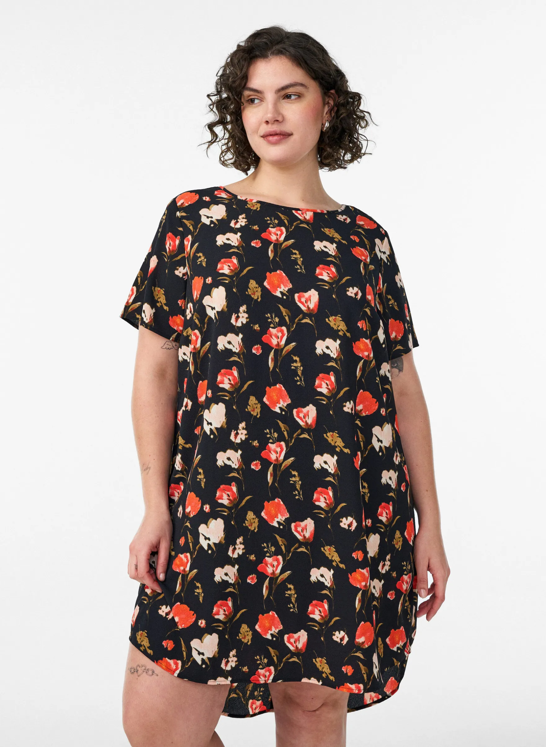 Kleid mit Aufdruck und kurzen Ärmeln