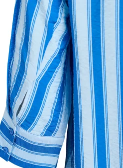 Kleid mit Kragen und Brusttasche