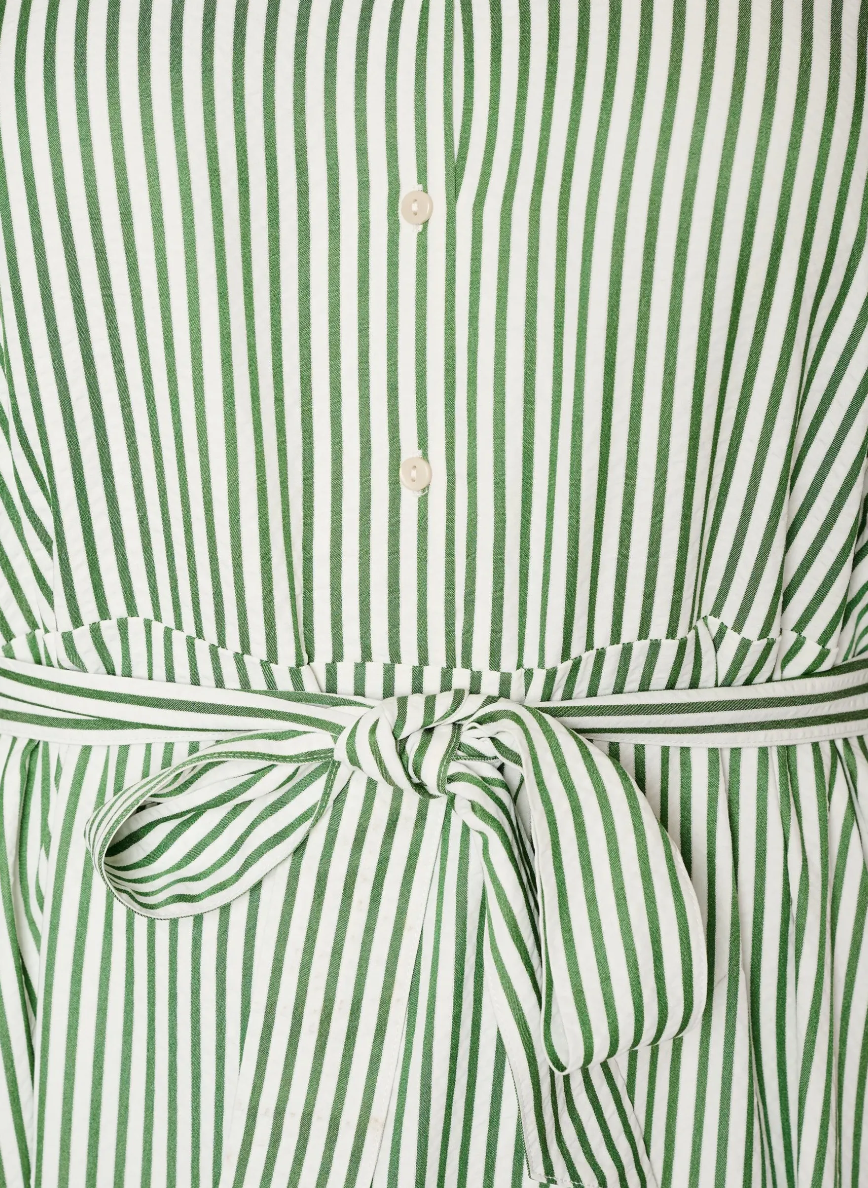 Knöchellanges Hemdblusenkleid mit Bindegürtel und Streifen