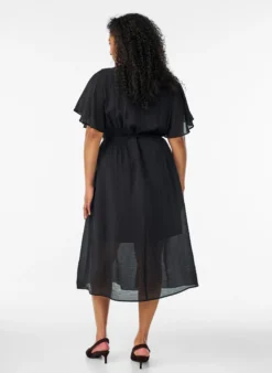 Knöchellanges Kleid mit Flügelärmeln und Bindegürtel