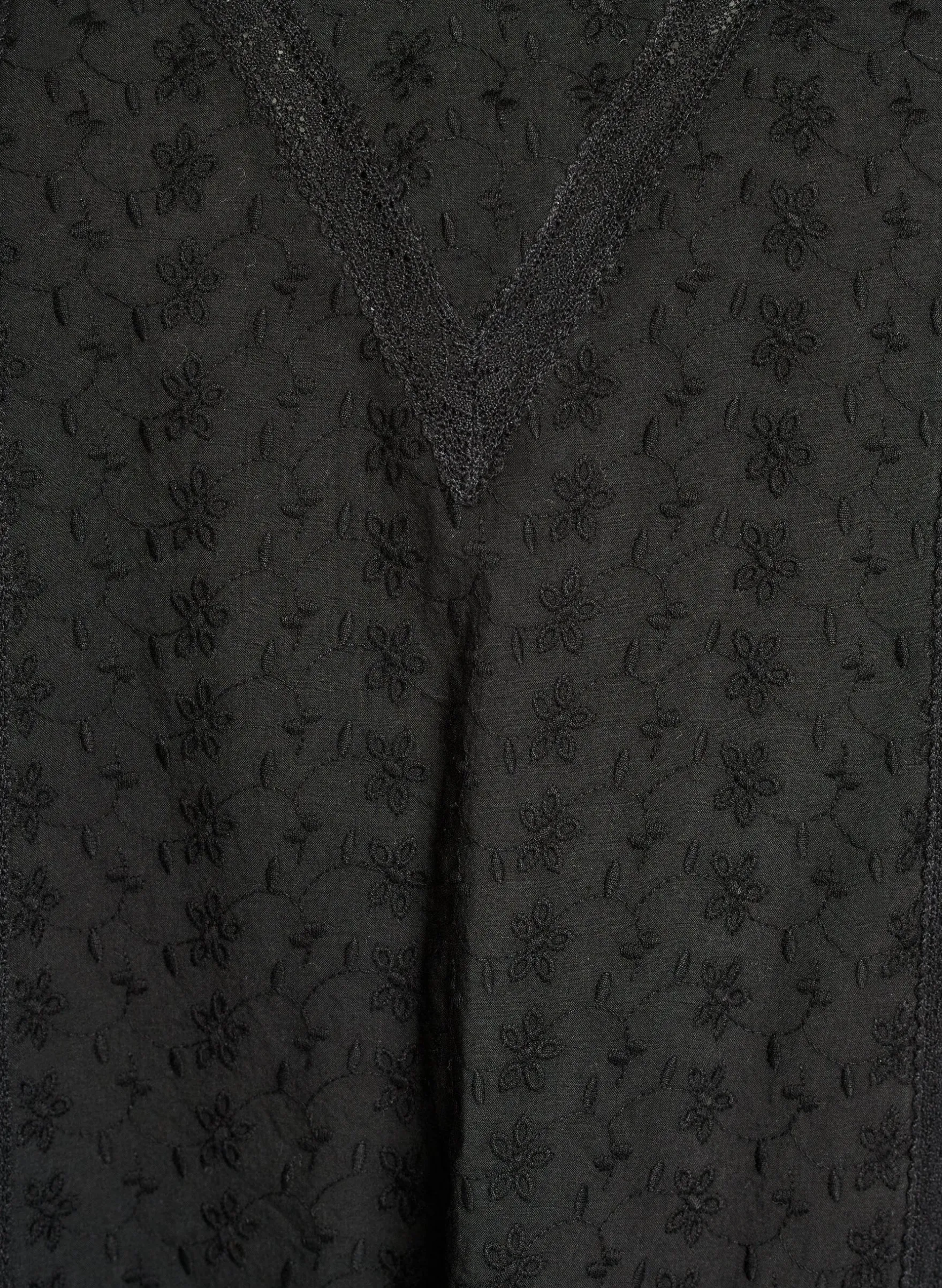 Knielanges Kleid aus Baumwolle mit Stickerei und V-Ausschnitt