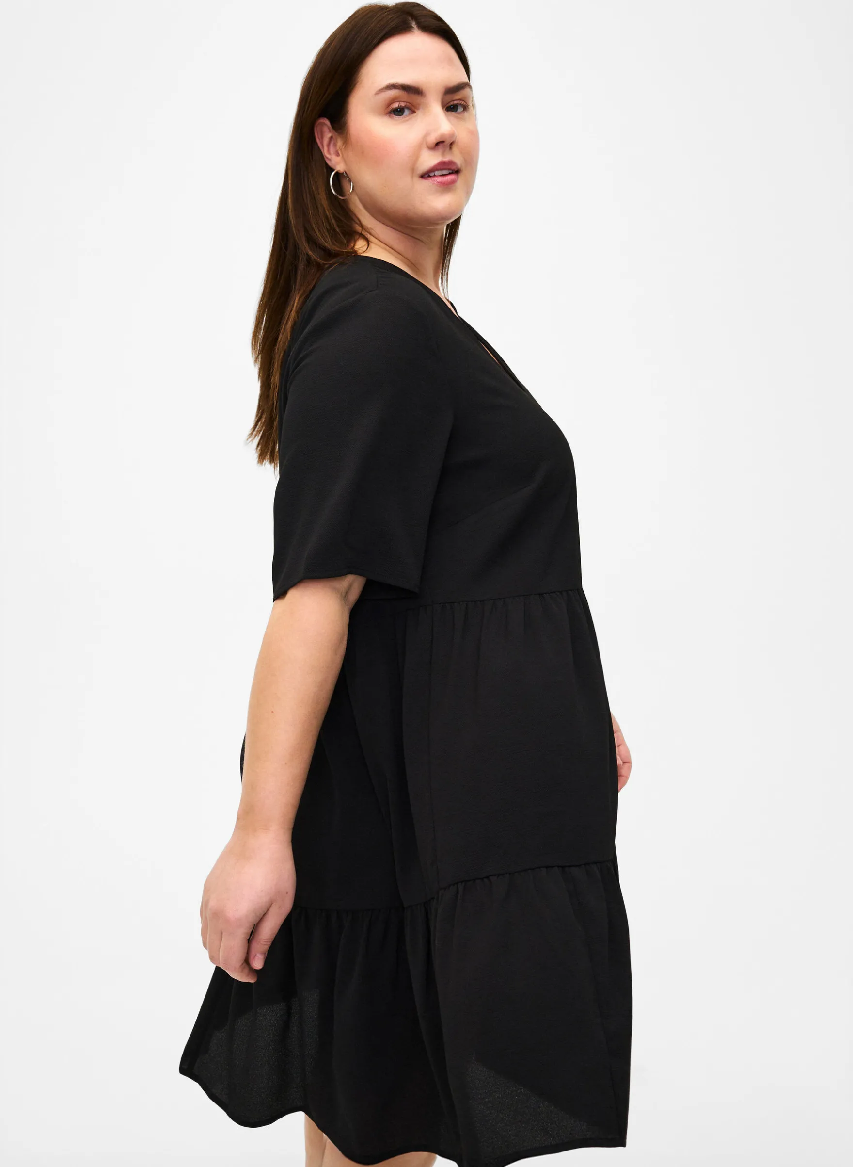 Kurzarmkleid in A-Linienform mit Schnittlinien