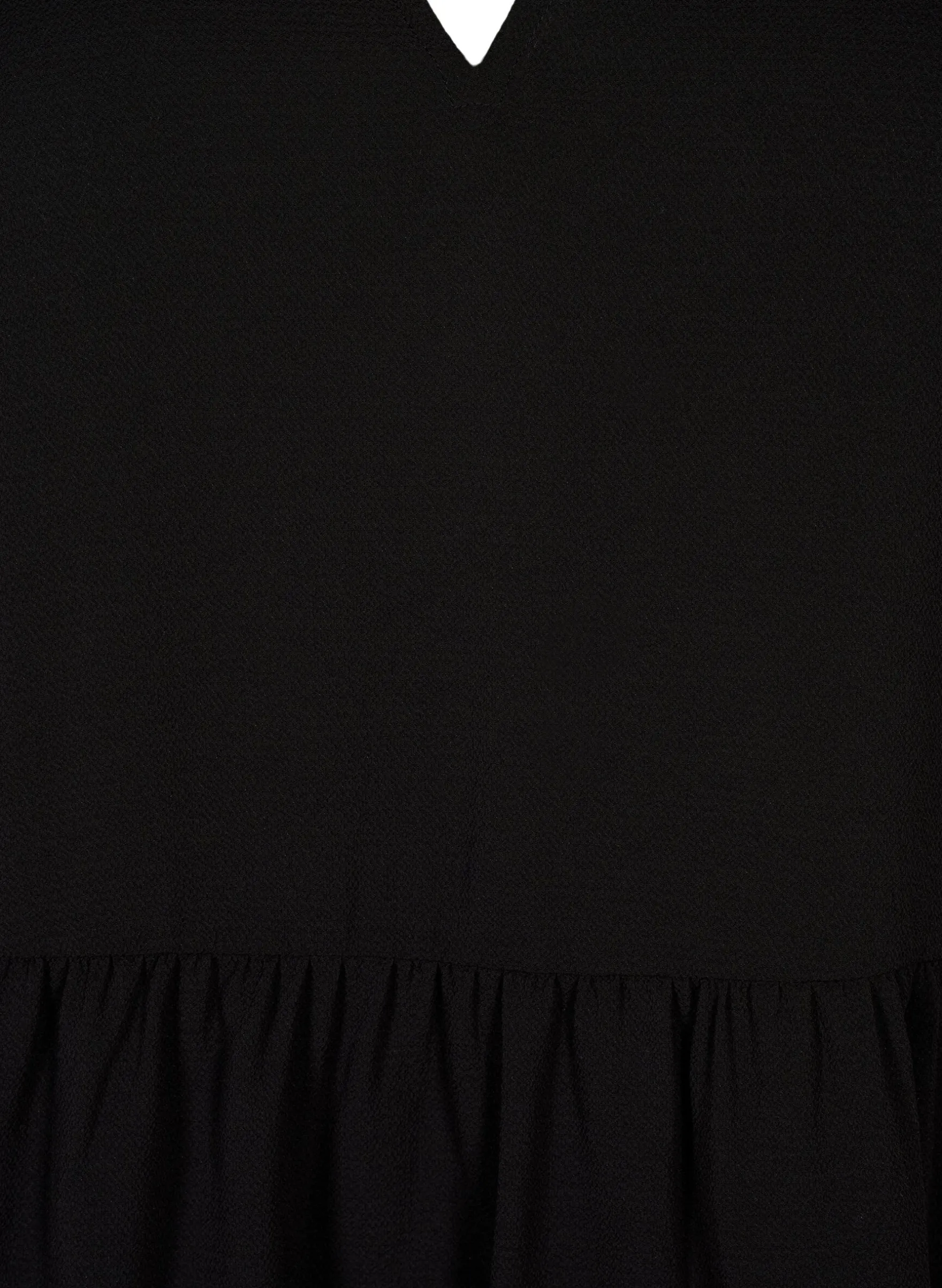Kurzarmkleid in A-Linienform mit Schnittlinien