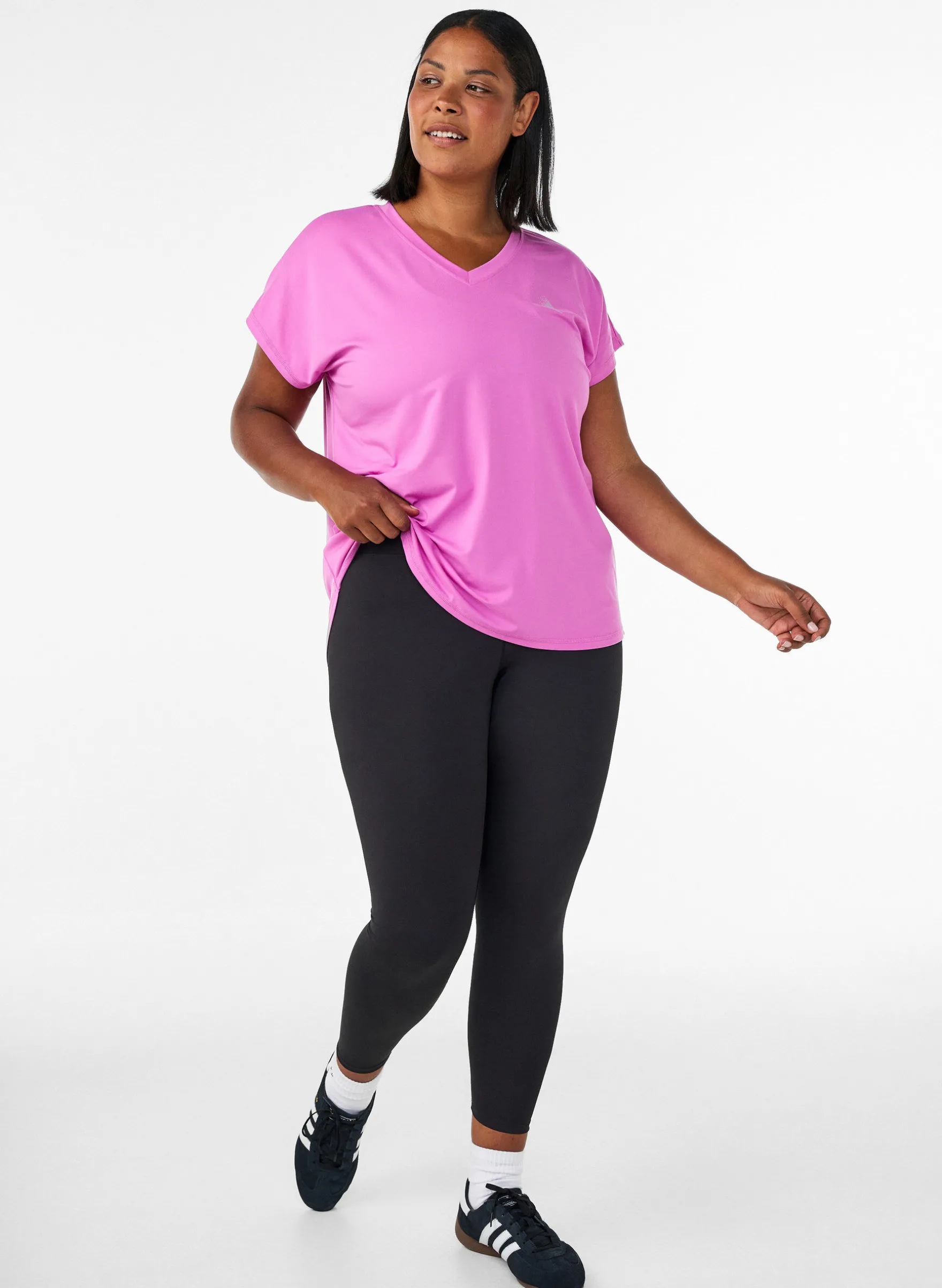 Kurzarm Trainingsshirt mit V-Ausschnitt