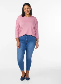 Kurze Amy Jeans mit Reißverschlussdetail.
