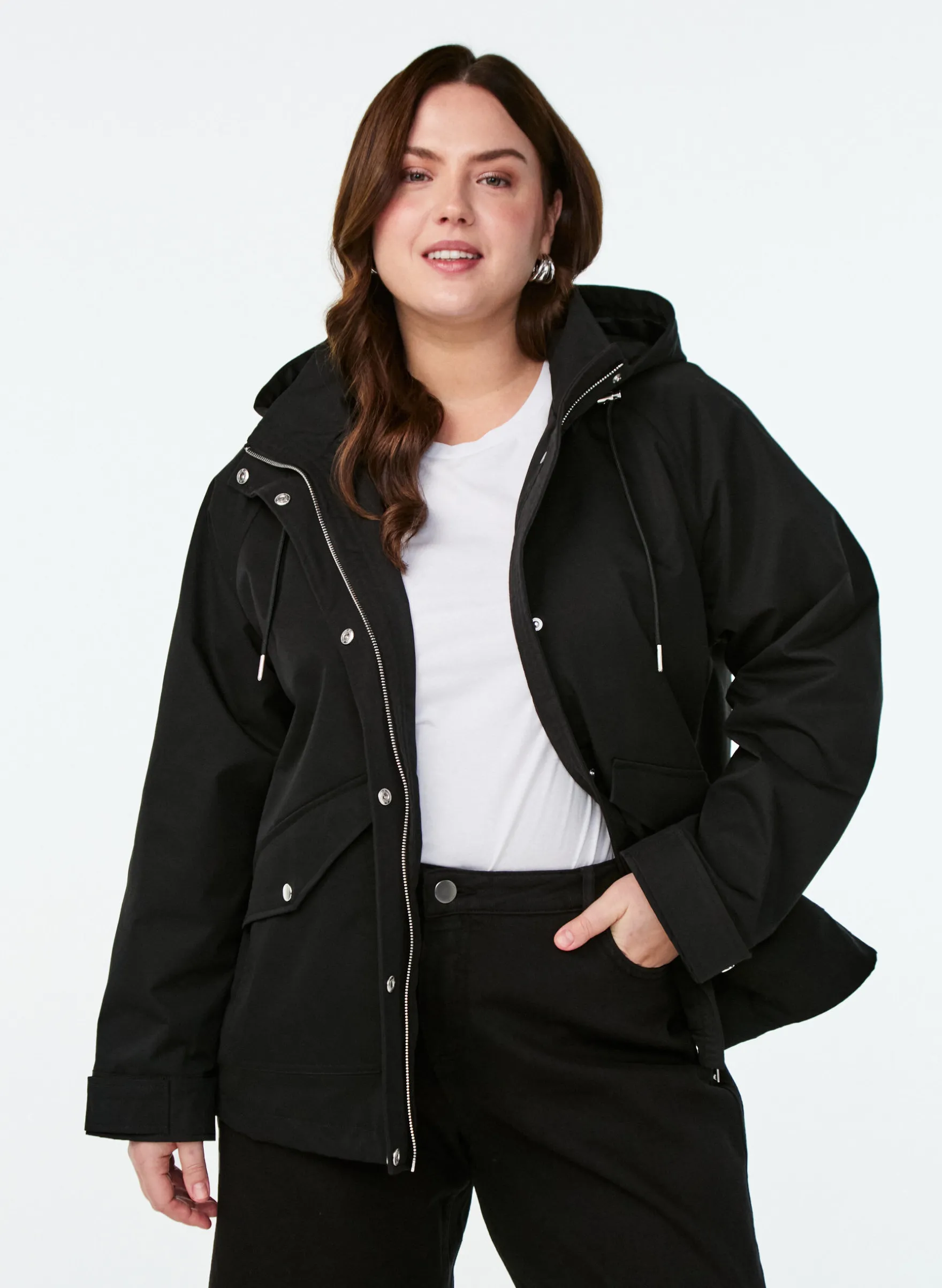 Kurze Frühlingsjacke mit abnehmbarer Kapuze