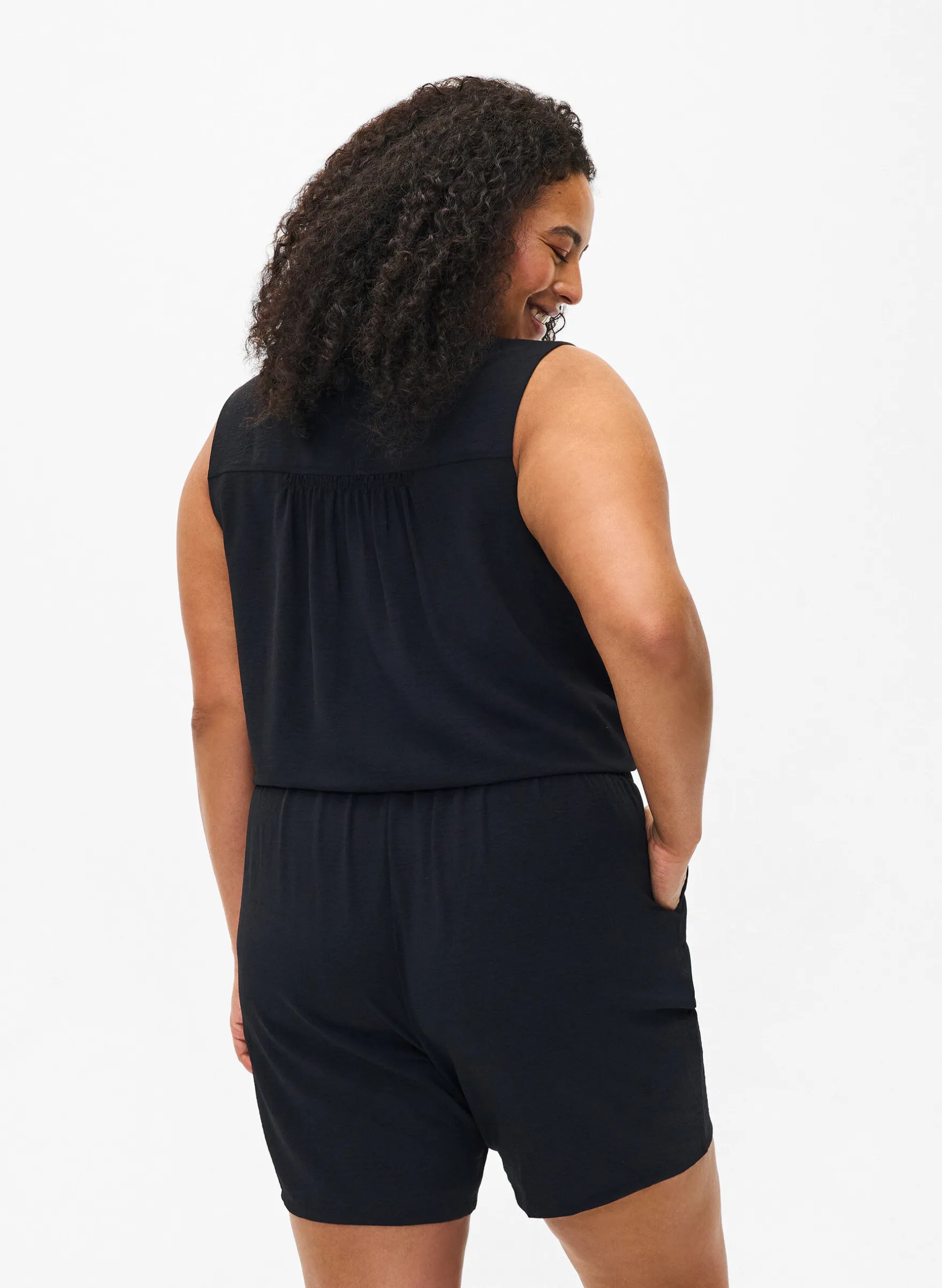 Kurze Hose mit Taschen und elastischem Bund