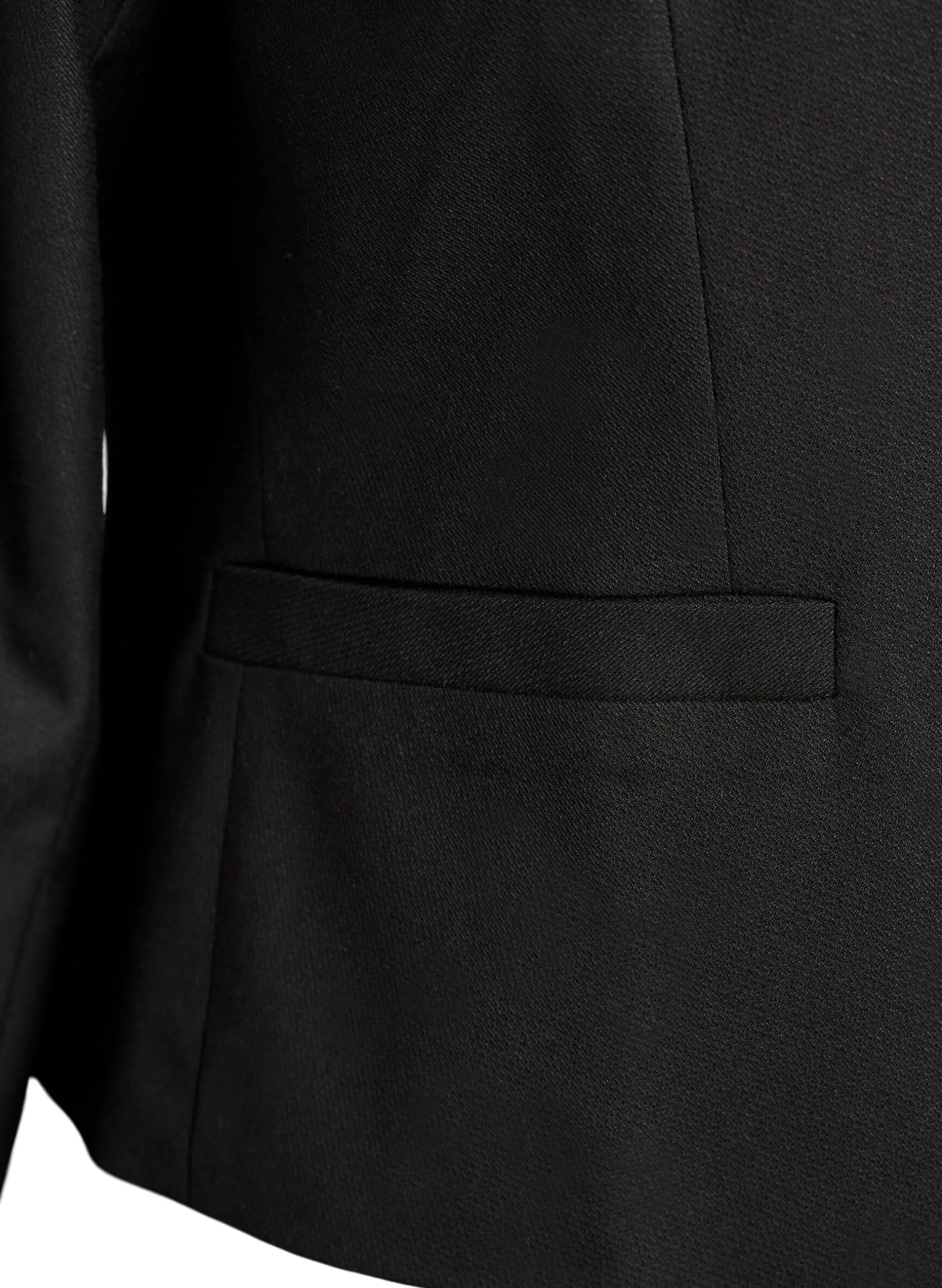 Kurze Jacke mit goldfarbenen Knöpfen