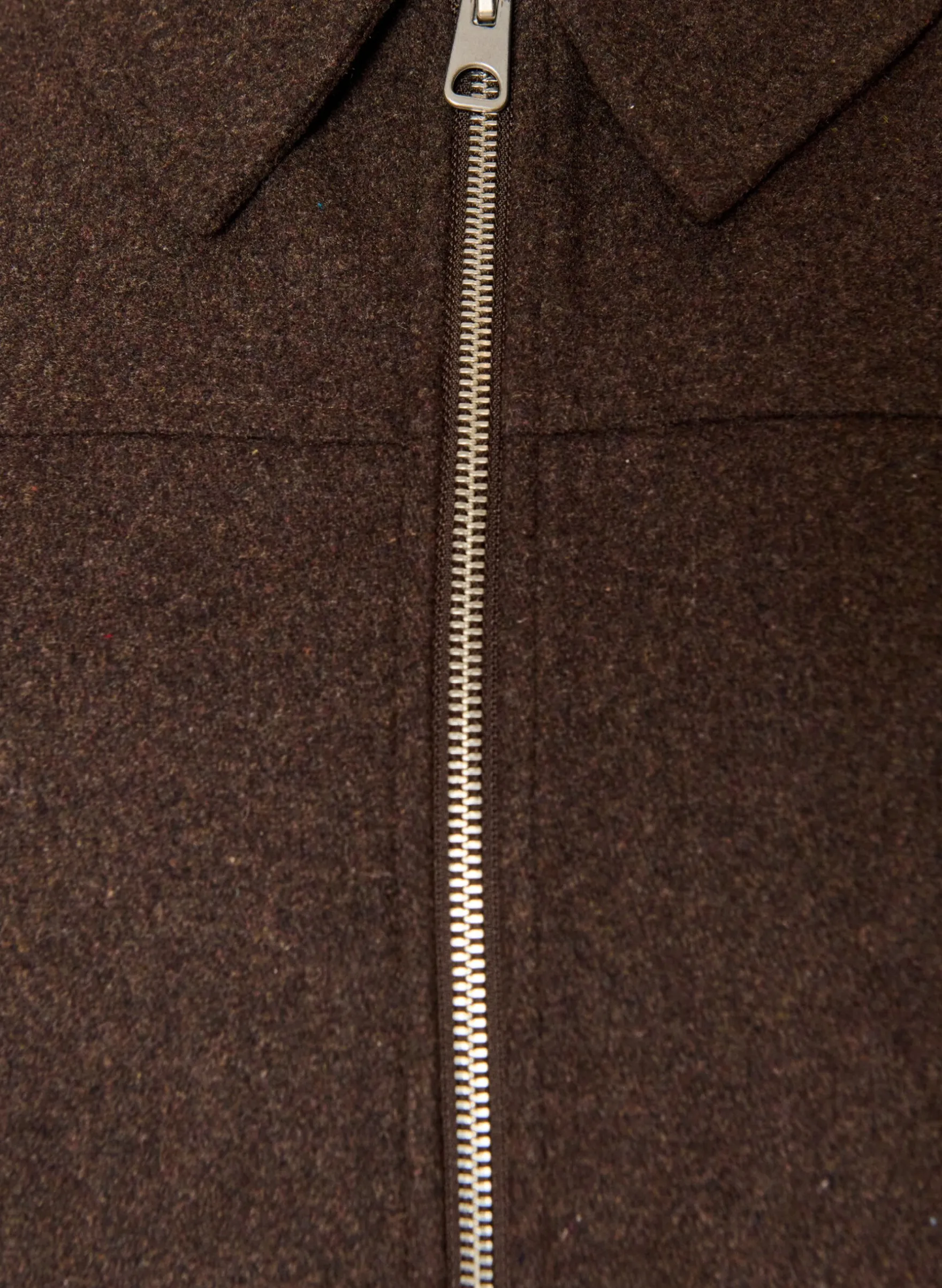 Kurze Jacke mit Hemdkragen und Reißverschluss