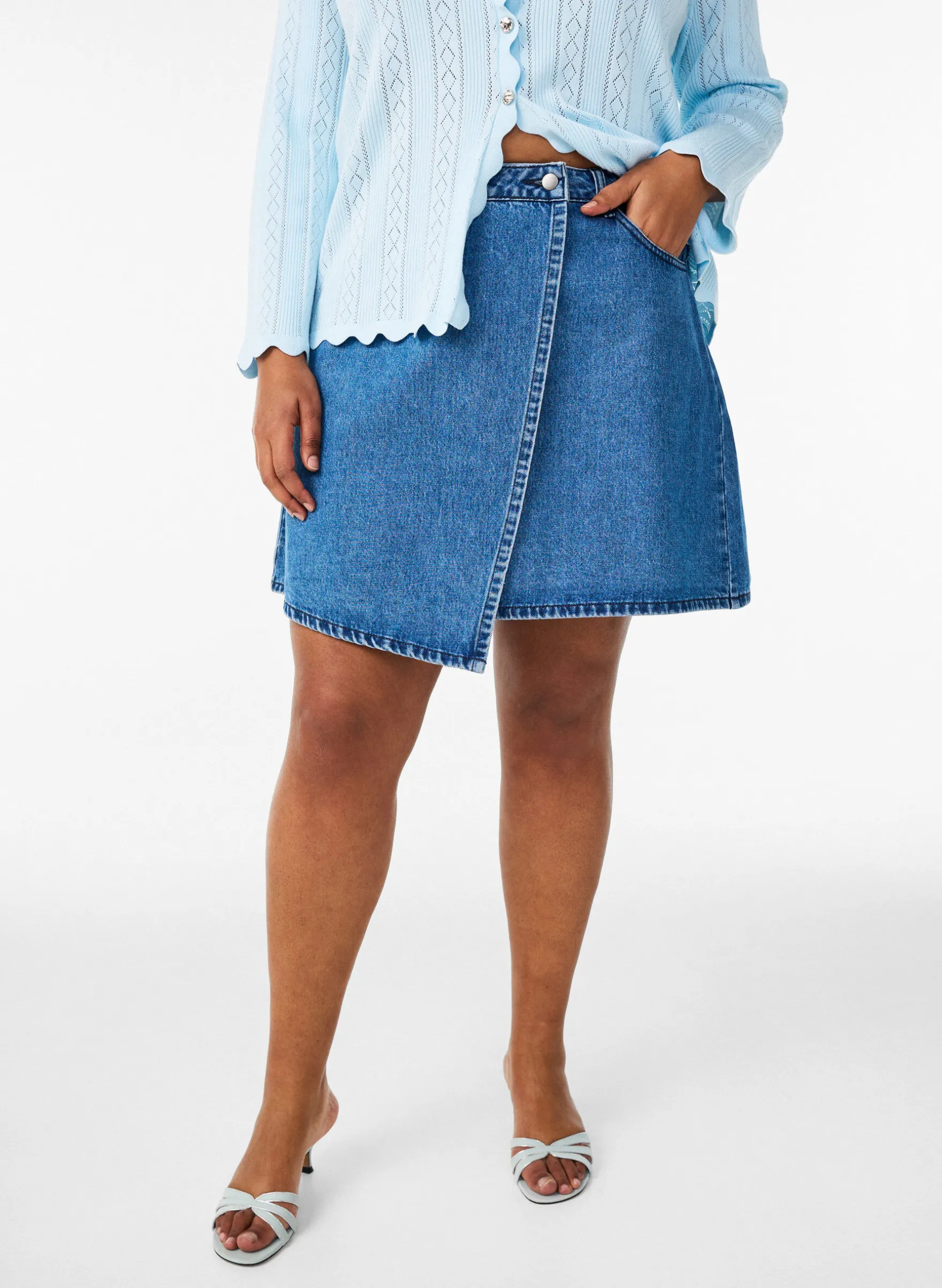 Kurzer Rock in A-Linie aus Denim