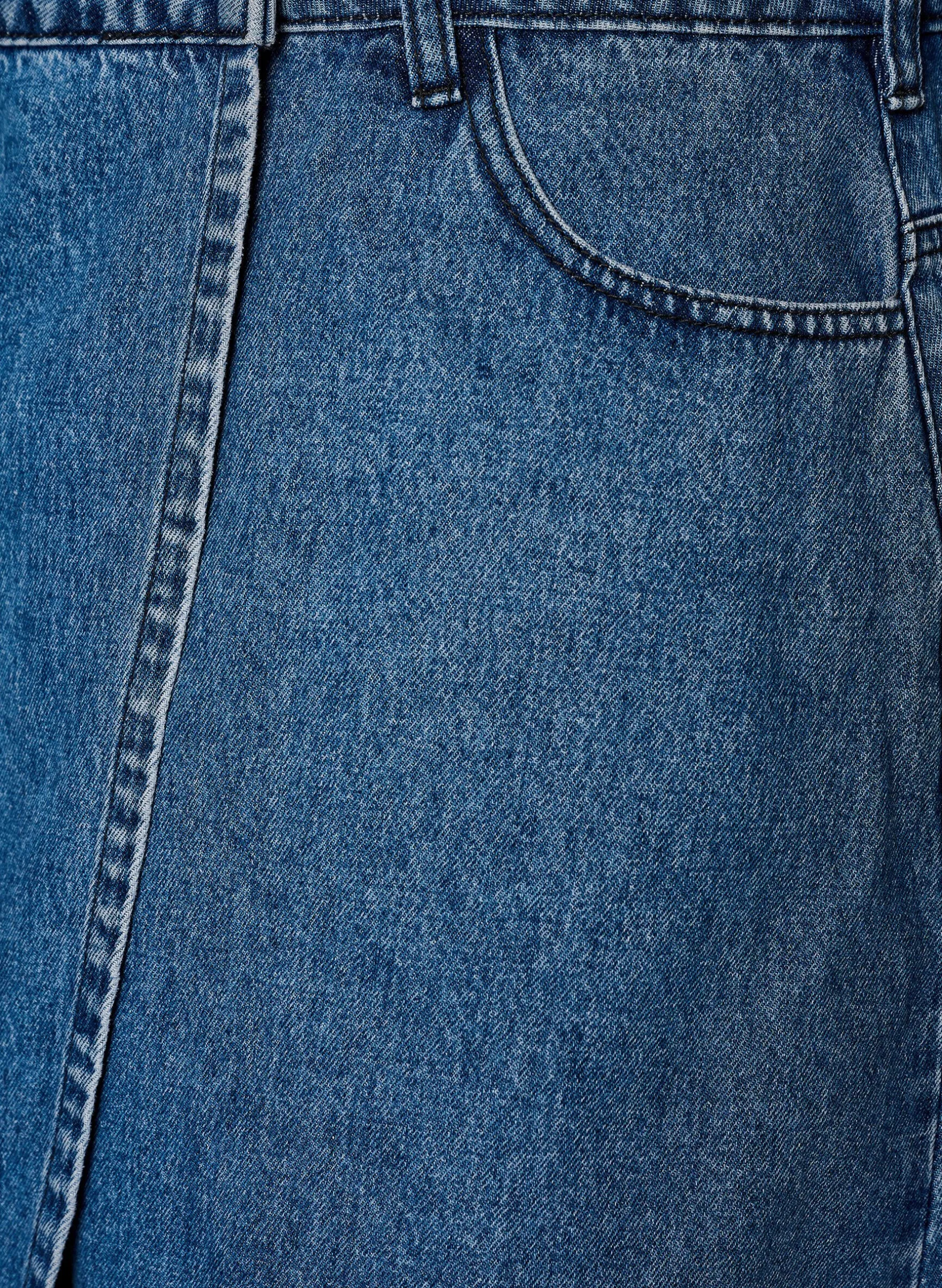 Kurzer Rock in A-Linie aus Denim