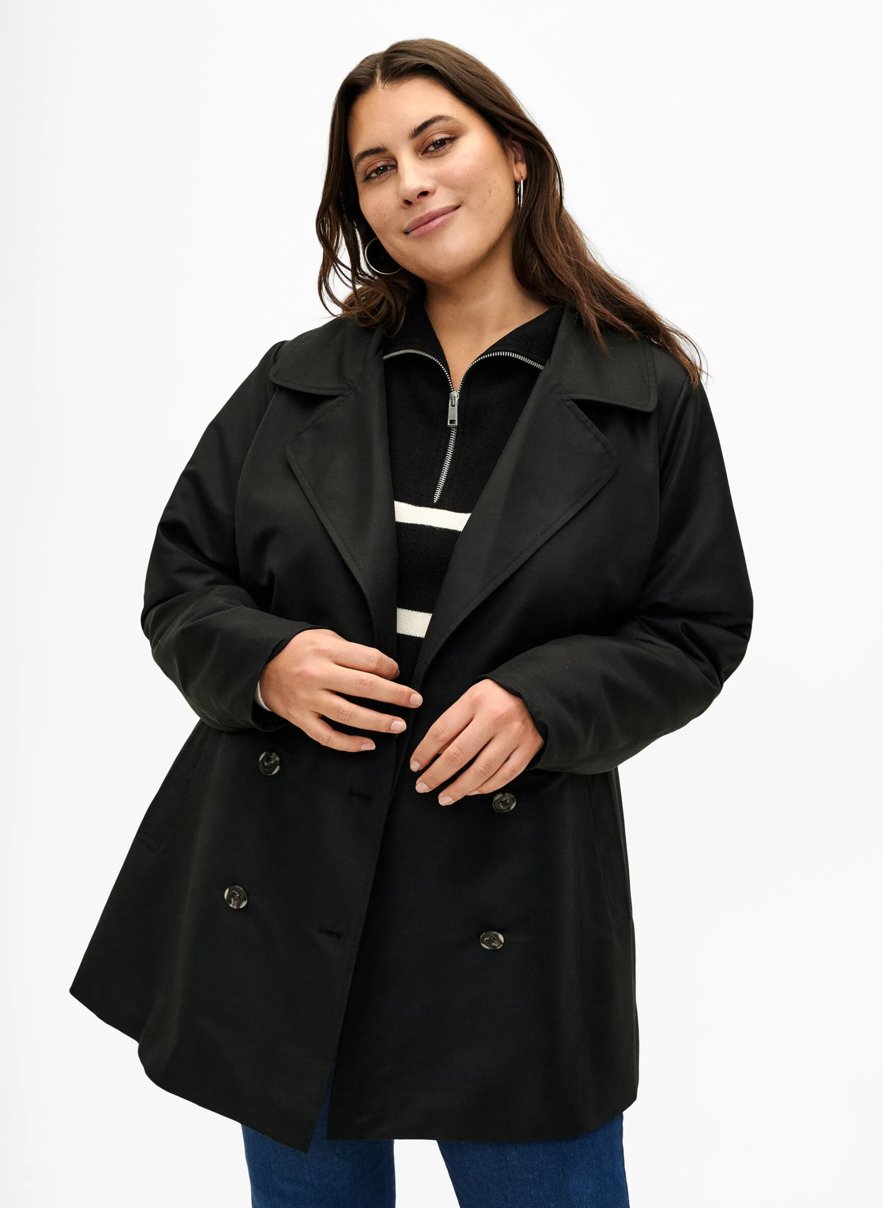 Kurzer Trenchcoat mit Gürtel