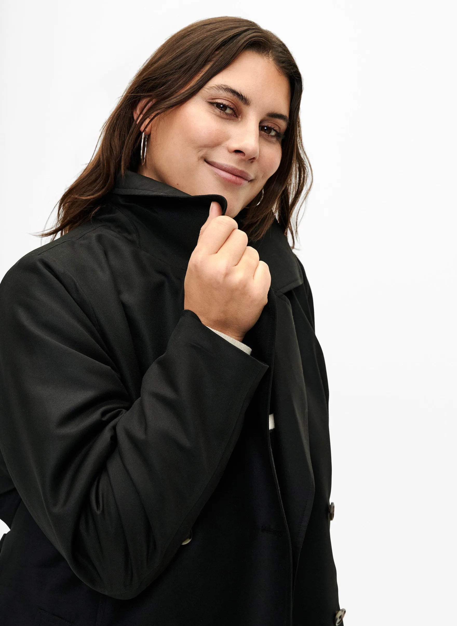 Kurzer Trenchcoat mit Gürtel