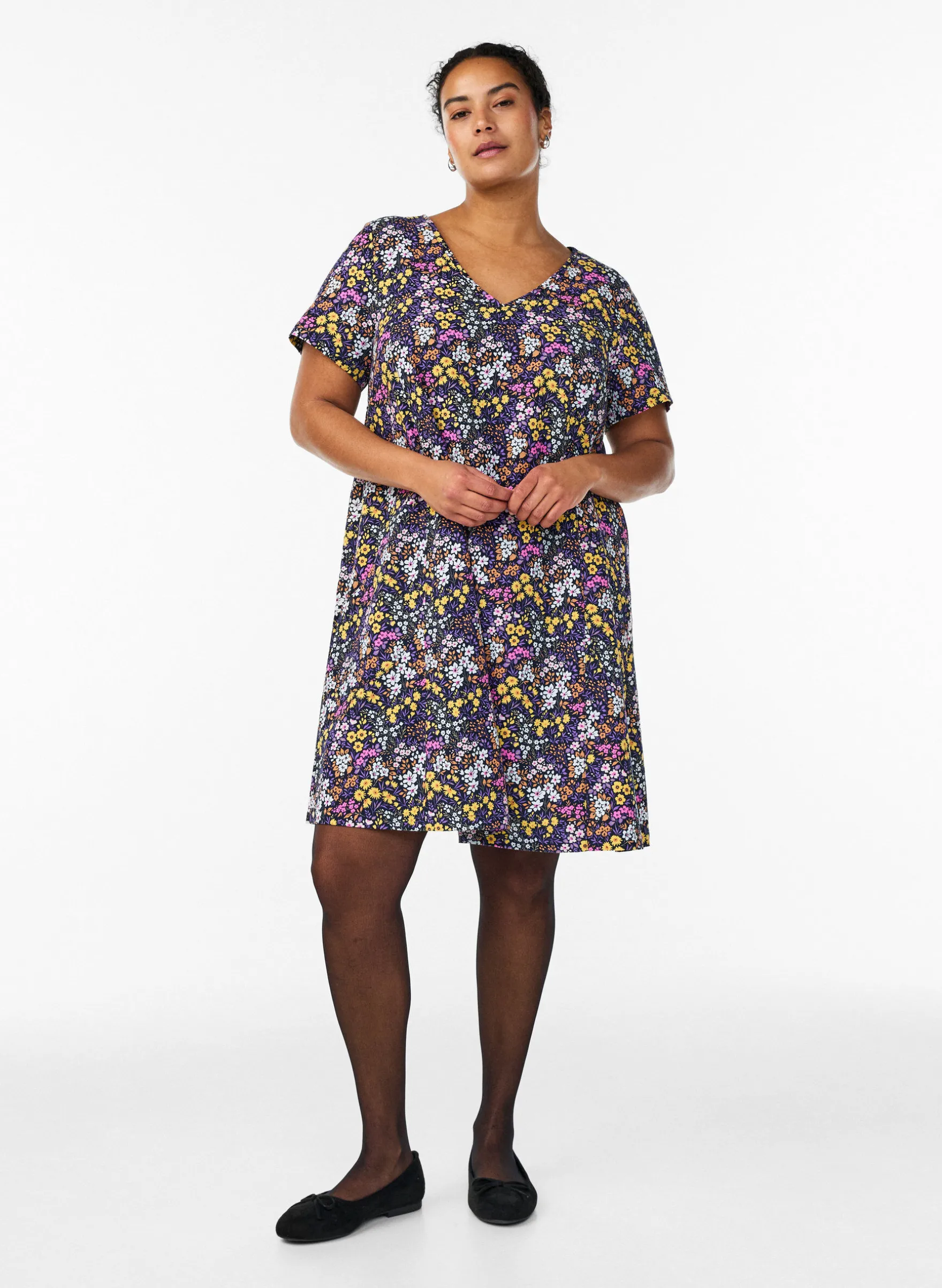 Kurzes A-Linien-Kleid mit floralem Print